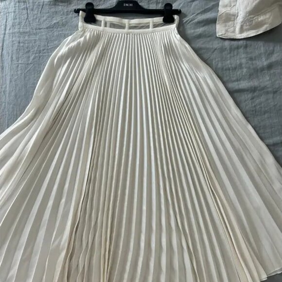 Christian Dior Model Number: 211J39A610 - Picture 4 of 6